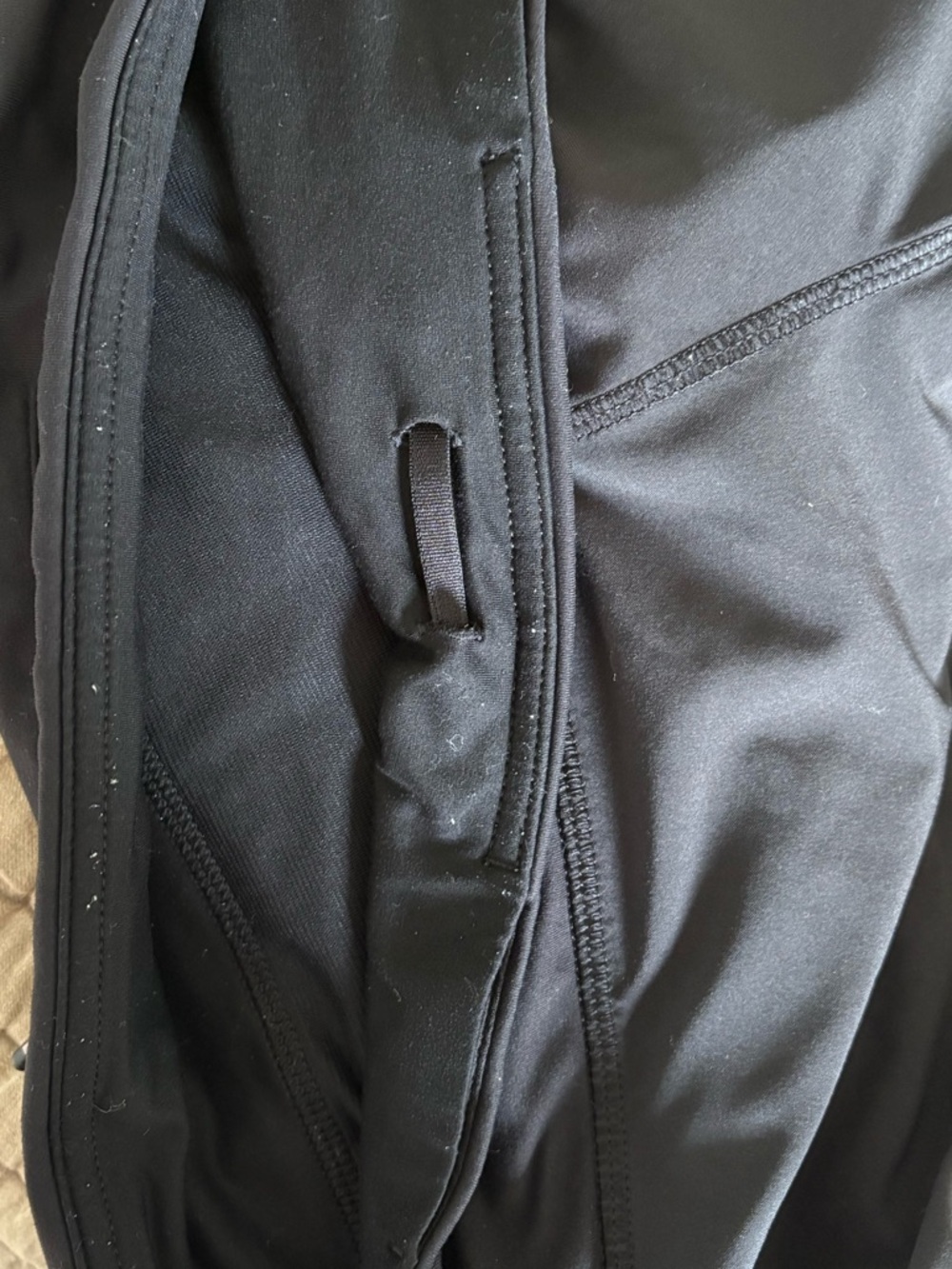 Lululemon | Speed Up Low Rise 2.5” Shorts Black 8 - Picture 9 of 9